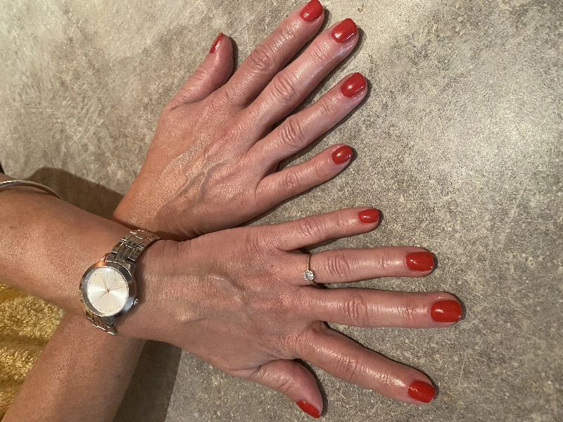 Manucure complète et pose de vernis semi-permanent (2 mains)